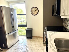 1629 Riverview Rd, Unit 221 in Deerfield Beach, FL - Foto de edificio - Building Photo