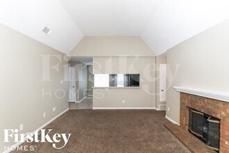 8491 Highland Glen Cir N in Memphis, TN - Foto de edificio - Building Photo