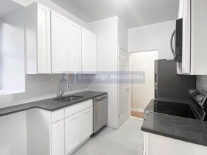209 W 108th St in New York, NY - Building Photo - Building Photo