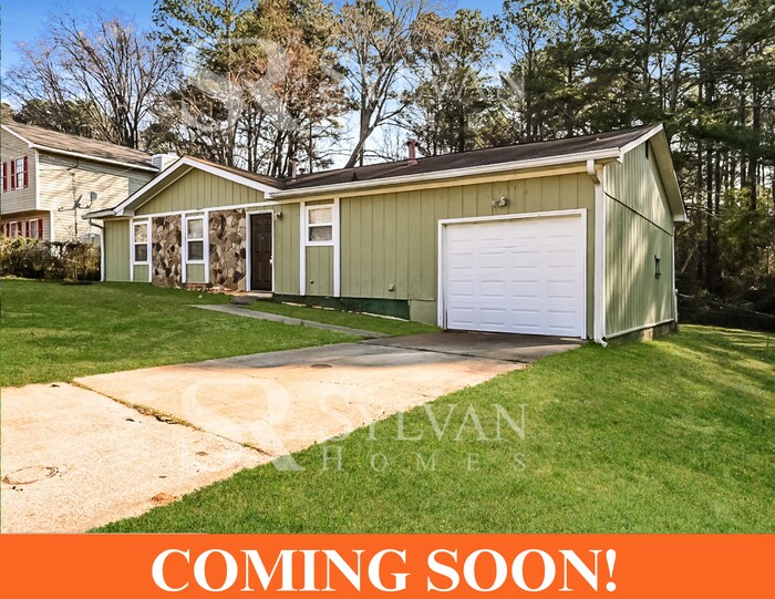 6142 Katherine Rd in Rex, GA - Building Photo