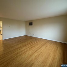 202 S Main St in Hackensack, NJ - Building Photo - Building Photo