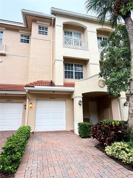 4804 Sawgrass Breeze Dr in Palm Beach Gardens, FL - Building Photo