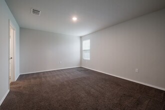7011 Polo Downs in San Antonio, TX - Building Photo - Building Photo