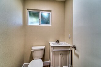 3900 Lincoln Rd in Yuba City, CA - Building Photo - Building Photo