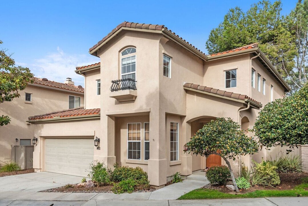 3727 Torrey Vw Ct in San Diego, CA - Building Photo