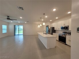 250 Surinam St in Punta Gorda, FL - Building Photo - Building Photo