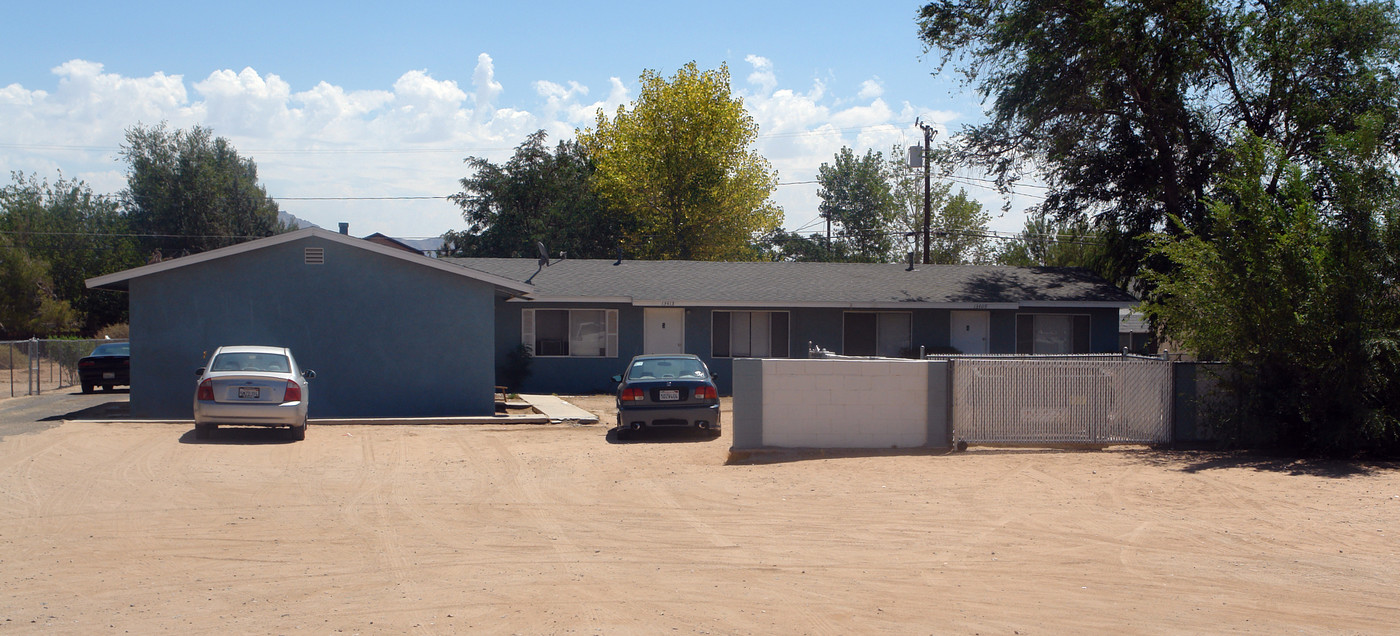 13409-13417 Mohawk Rd in Apple Valley, CA - Building Photo