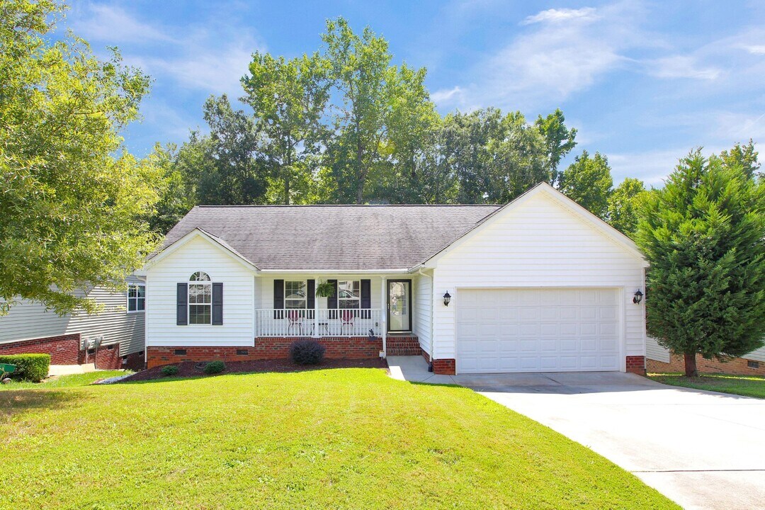 1049 Warpers Ln in Fort Mill, SC - Building Photo