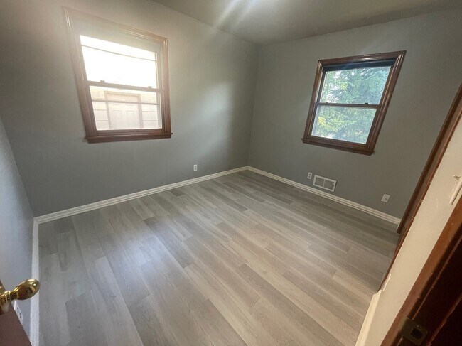2031 Shale Ln in Eagan, MN - Building Photo - Building Photo