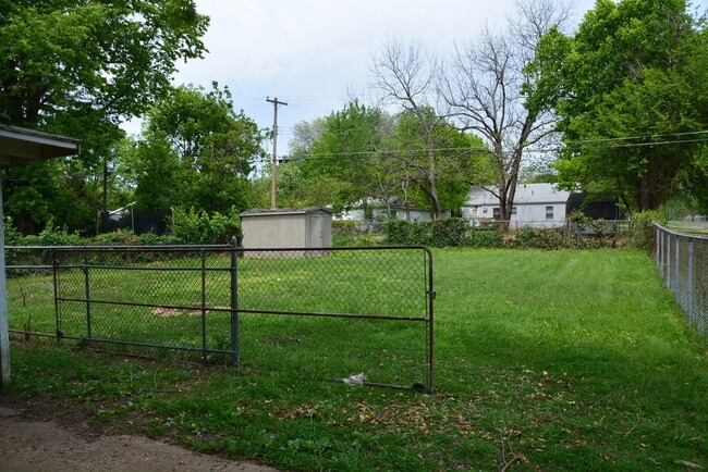 2603 W Madison St in Springfield, MO - Foto de edificio - Building Photo