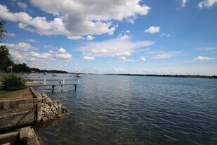 2168 River Rd in Niagara Falls, NY - Building Photo