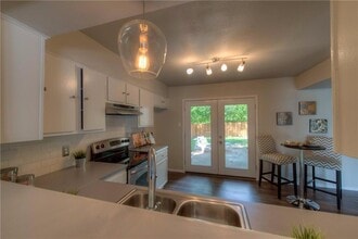 9412 Teasdale Terrace in Austin, TX - Building Photo - Building Photo