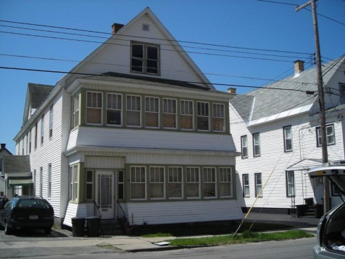 45 Van Derveer St in Amsterdam, NY - Foto de edificio - Building Photo