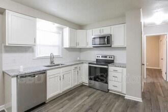 1903 S Crescent Ave in Independence, MO - Building Photo - Building Photo