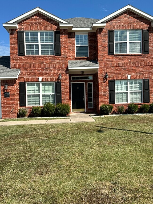 1908 Red Bud Ct in Ardmore, OK - Building Photo - Building Photo