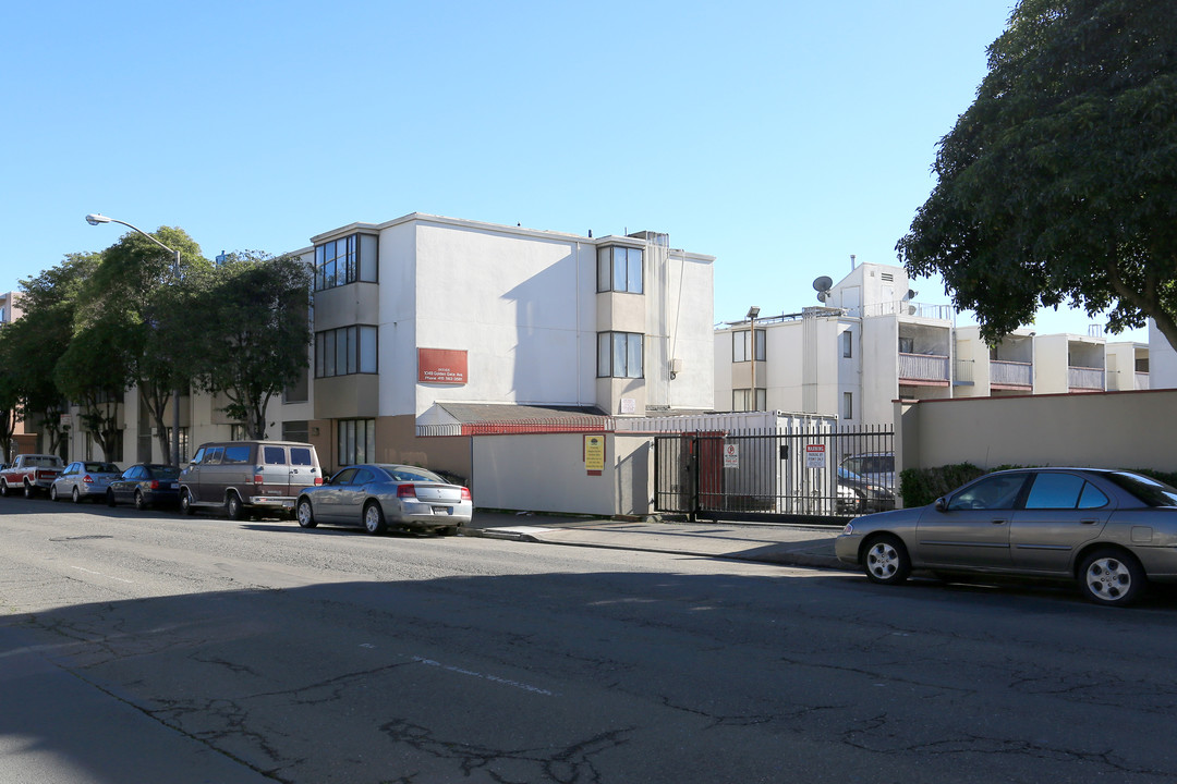 Frederick Douglas Haynes Apartments in San Francisco, CA - Foto de edificio