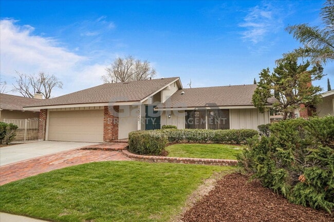 property at 23922 Avenida Entrana