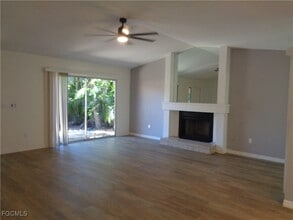 6429 Royal Woods Dr in Ft. Myers, FL - Building Photo - Building Photo