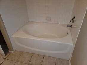 2121 Echo Bay in Las Vegas, NV - Building Photo - Building Photo