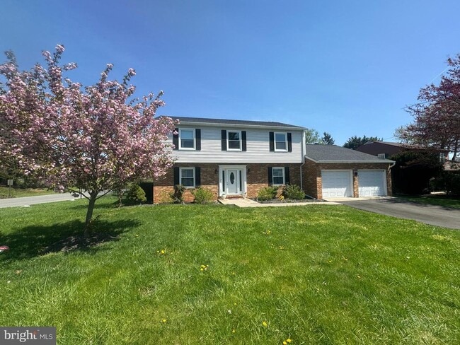 901 Hillcrest Dr in Martinsburg, WV - Building Photo - Building Photo