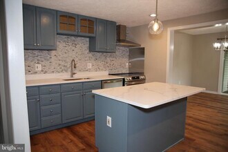 10622 Cavalcade St in Great Falls, VA - Building Photo - Building Photo