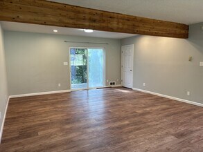 241 S Quadrant St in Rockaway Beach, OR - Building Photo - Building Photo