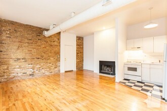 2061 N Hoyne Ave, Unit 1N in Chicago, IL - Foto de edificio - Building Photo