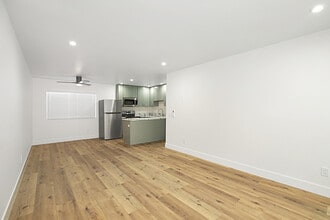584 12th St, Unit A in Imperial Beach, CA - Building Photo - Building Photo