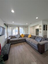 64 Emerald Clover in Irvine, CA - Foto de edificio - Building Photo