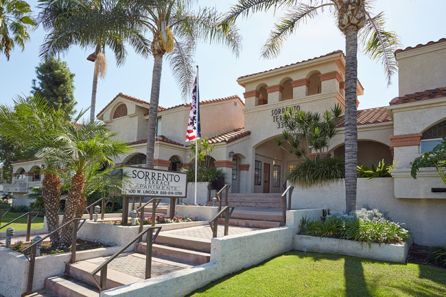 Sorrento Terrace Apartments in Anaheim, CA - Building Photo - Building Photo