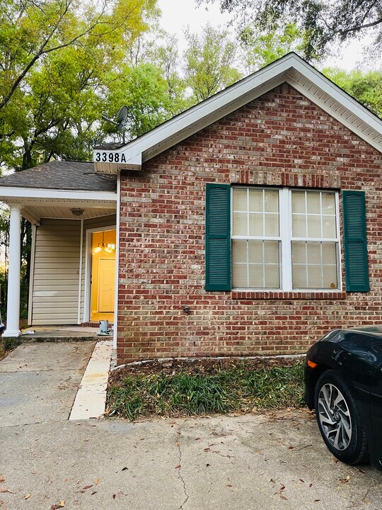 3398 Jim Lee Rd in Tallahassee, FL - Building Photo