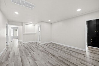 5528-5530 Dorothy Dr in San Diego, CA - Building Photo - Building Photo