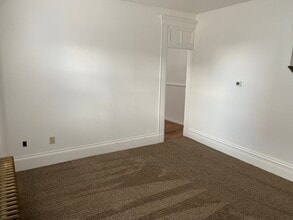 317 3rd St in Irwin, PA - Foto de edificio - Building Photo