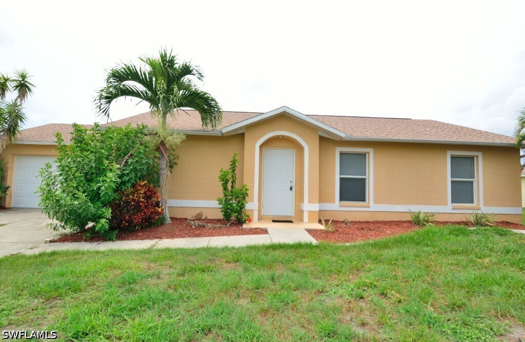 907 NE 10th Terrace in Cape Coral, FL - Building Photo