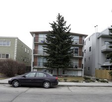 1714 13th St SW in Calgary, AB - Building Photo