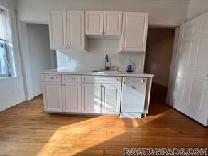 14 Centre St in Cambridge, MA - Foto de edificio - Building Photo