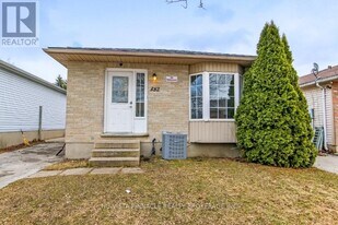 382 Fleming Dr in London, ON - Building Photo