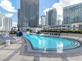 999 SW 1st Ave, Unit 266 in Miami, FL - Building Photo