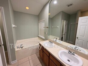 1193 Bedrock Dr in Orange Park, FL - Building Photo - Building Photo