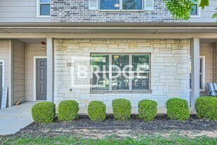 1428 Lakecrest Ln in Lewisville, TX - Building Photo