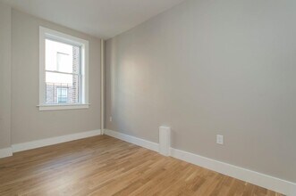 136 Highland Ave, Unit 11 in Somerville, MA - Foto de edificio - Building Photo