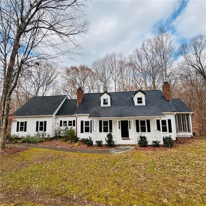 3775 Belle Glade Trail SW in Snellville, GA - Foto de edificio