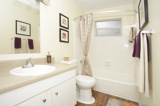 Maplewood Pointe in Riverdale, GA - Foto de edificio - Interior Photo