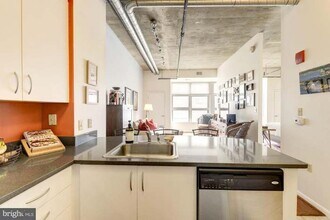 1300 N St NW, Unit Apt 610 in Washington, DC - Foto de edificio - Building Photo