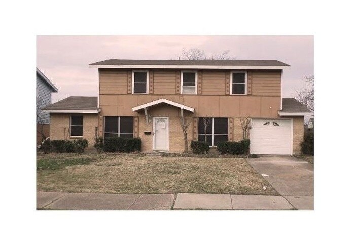 2423 Mark Dr in Mesquite, TX - Building Photo