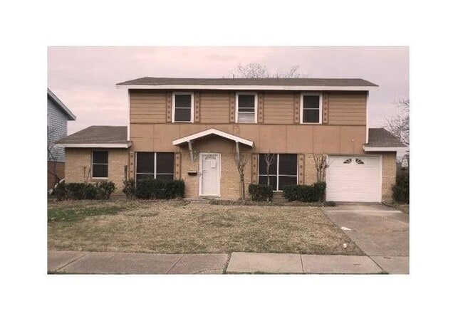 2423 Mark Dr