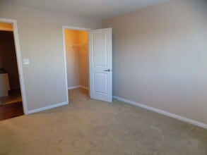 Niven Lake Apartments in Yellowknife, NT - Building Photo - Building Photo