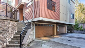7757 Sand Point Way NE in Seattle, WA - Building Photo