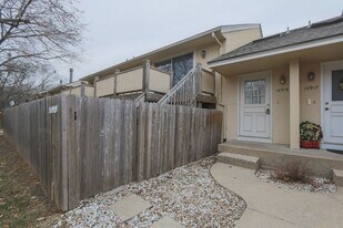 10919 Gillette St in Overland Park, KS - Building Photo