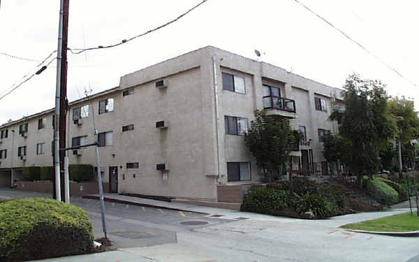 Glenoaks Apartments in Pacoima, CA - Building Photo - Building Photo